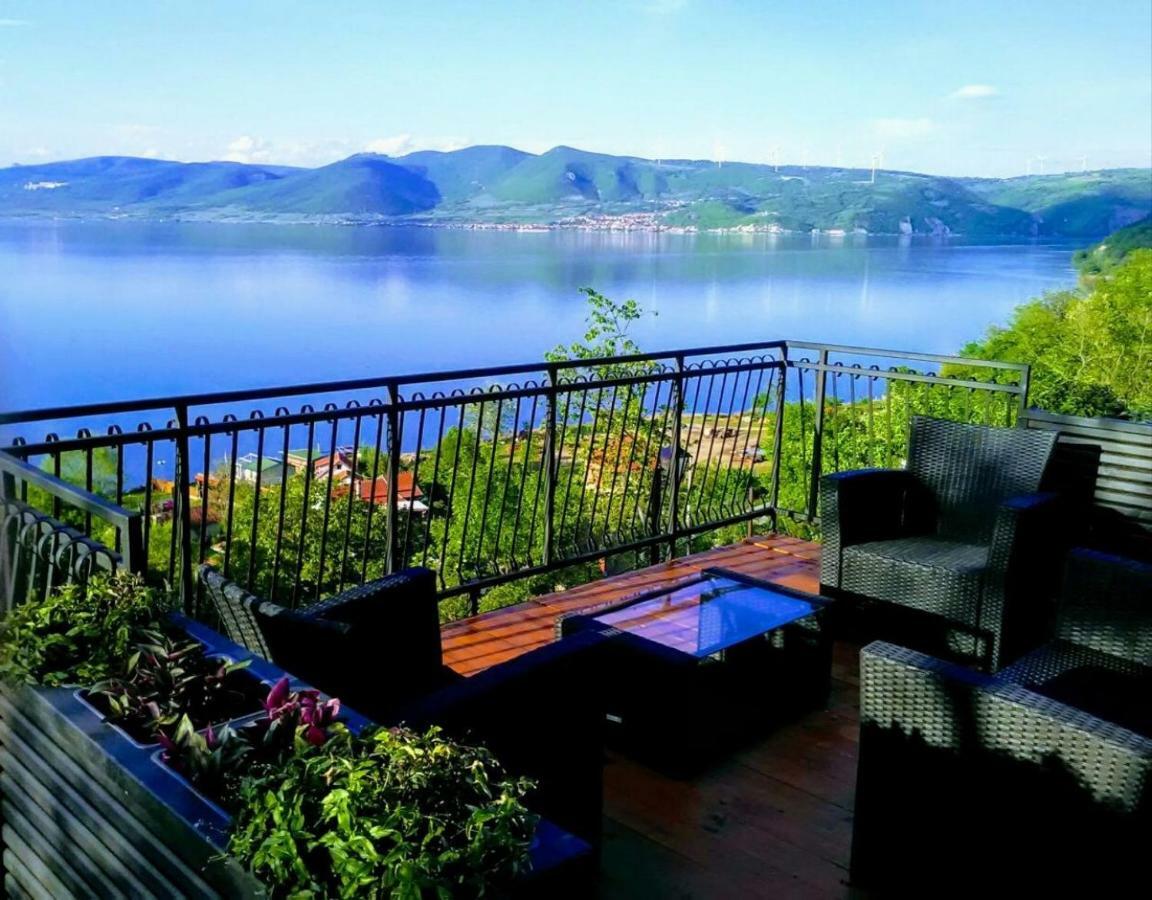 Villa Carobni Breg Golubac Esterno foto