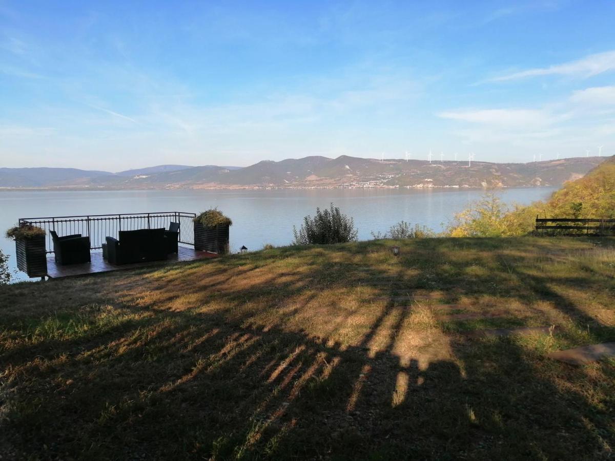 Villa Carobni Breg Golubac Esterno foto